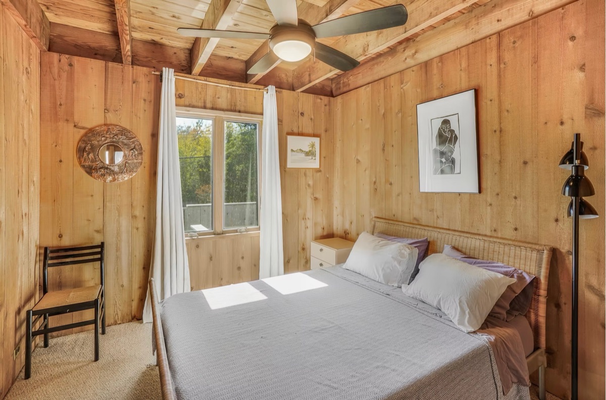 Guest bedroom